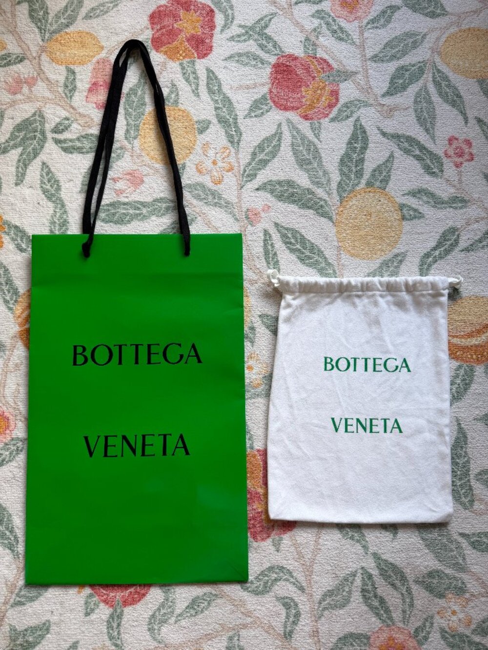 Bottega Veneta Green Shopping Bag + Dust Bag 💚